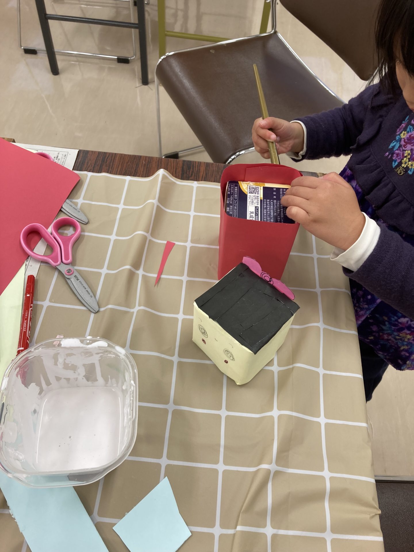 放課後の図工教室ーだれの顔-1