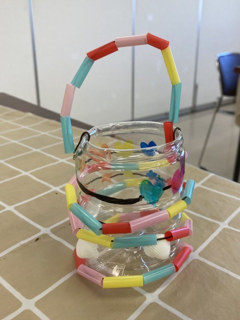 ペットボトルつくる花びん