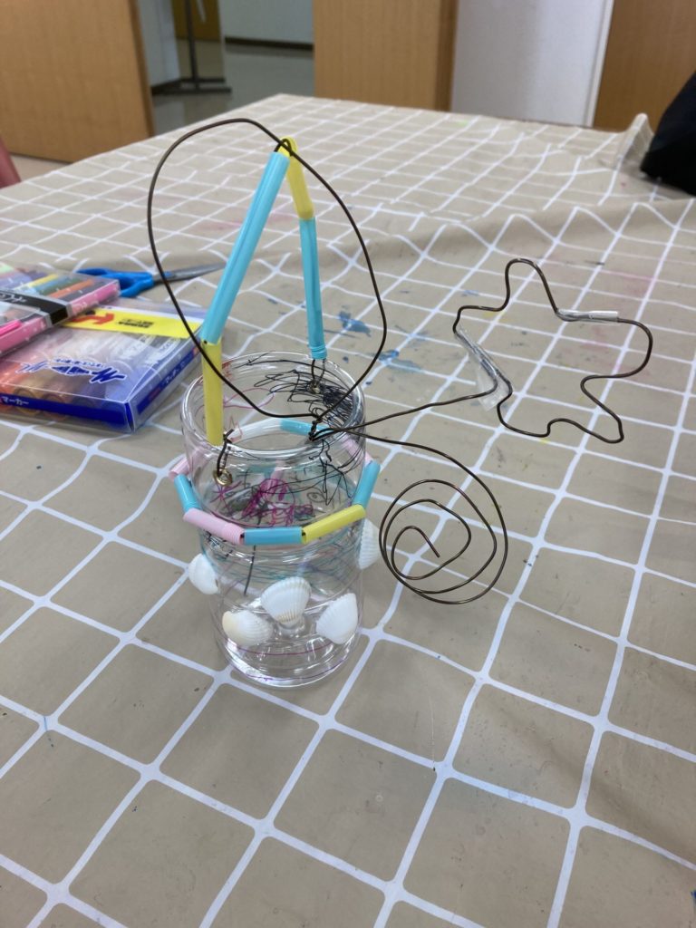 ペットボトルつくる花びん