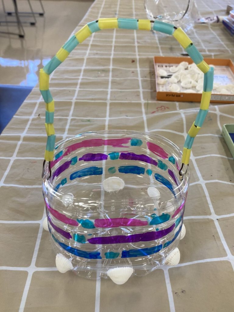 ペットボトルつくる花びん